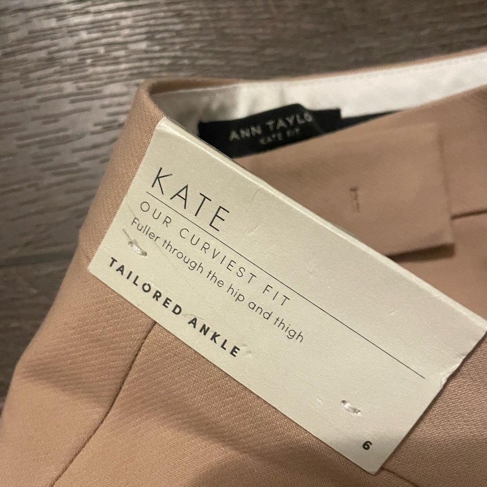 Work pants. Never been worn! Great condition!